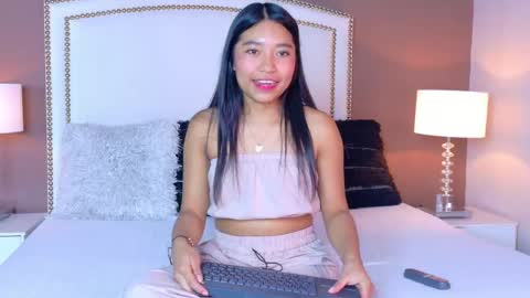 Hanna online show from 05-18-26, 01:39