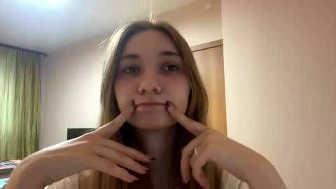 Alya online show from 05-19-26, 03:40