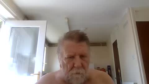 handiman1001 online show from 07-09-26, 01:48
