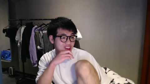 Snapshot of handsome_mannn chatting on 02-21-25, 11:43 handsome_mannn online show from 02-21-25, 11:43