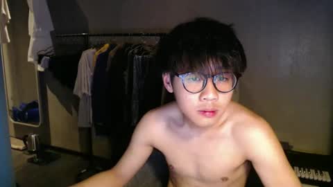 Snapshot of handsome_mannn chatting on 05-10-26, 10:26 handsome_mannn online show from 05-10-26, 10:26