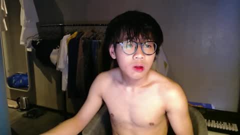 Snapshot of handsome_mannn chatting on 05-16-26, 07:23 handsome_mannn online show from 05-16-26, 07:23