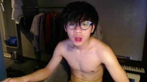 Snapshot of handsome_mannn chatting on 05-30-26, 07:44 handsome_mannn online show from 05-30-26, 07:44