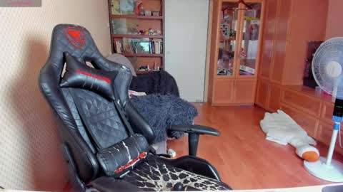 Snapshot of handsome_whale chatting on 06-04-26, 10:32 Mila online show from 06-04-26, 10:32