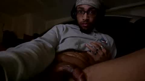 Snapshot of handsomehasen chatting on 03-20-26, 01:43 handsomehasen online show from 03-20-26, 01:43