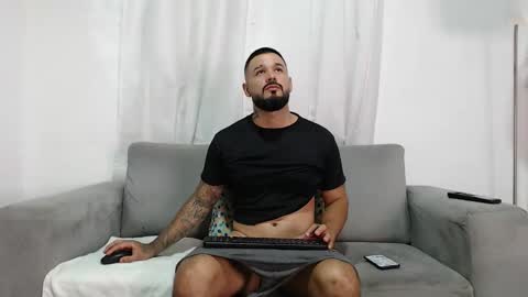 Snapshot of handsomen69 chatting on 03-14-26, 02:17 Handsomen online show from 03-14-26, 02:17