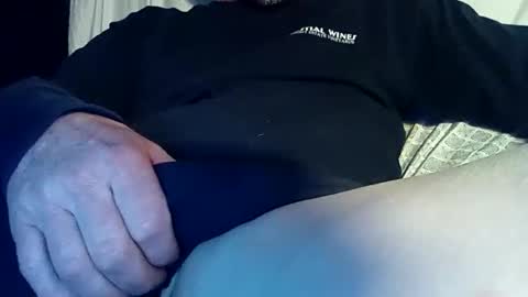 Snapshot of handsumload_11 chatting on 11-18-25, 08:52 handsumload_11 online show from 11-18-25, 08:52