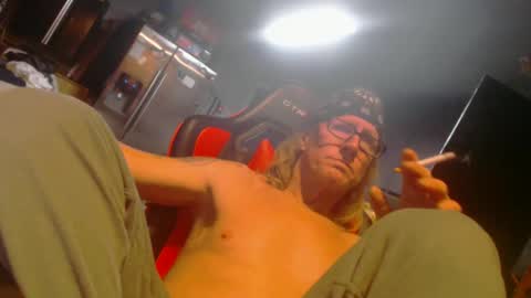 Snapshot of handyman5303 chatting on 01-01-25, 12:44 Handystudman online show from 01-01-25, 12:44