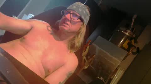 Snapshot of handyman5303 chatting on 01-26-25, 03:38 Handystudman online show from 01-26-25, 03:38