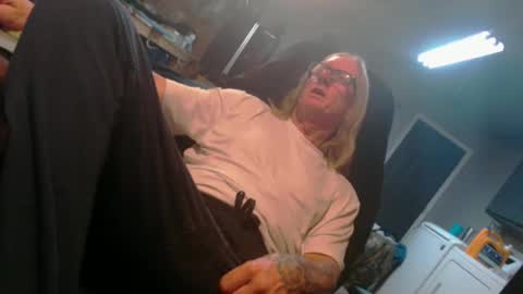 Snapshot of handyman5303 chatting on 02-18-25, 03:53 Handystudman online show from 02-18-25, 03:53