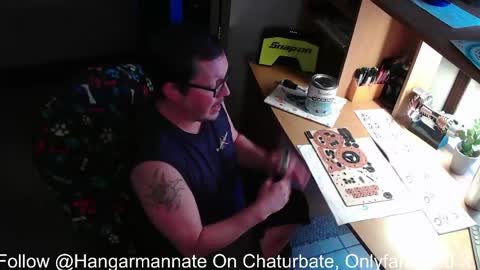 Snapshot of hangarmannate chatting on 05-12-26, 09:45 Nate online show from 05-12-26, 09:45