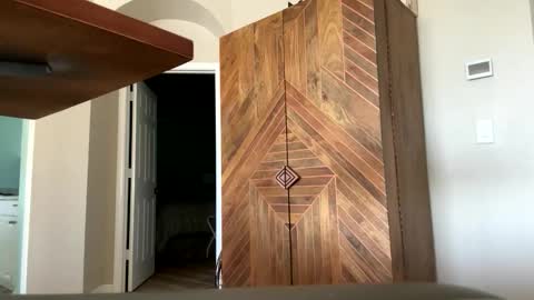 Snapshot of hangit0ut chatting on 11-08-25, 01:33 hangit0ut online show from 11-08-25, 01:33