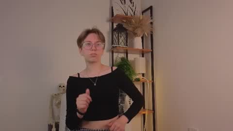 Nora online show from 07-19-26, 01:31