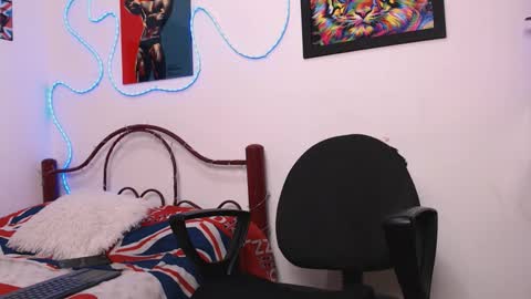 Hank online show from 10-17-25, 01:42