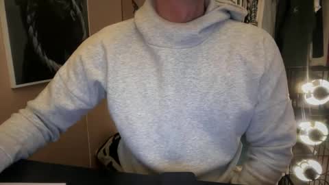 Snapshot of hankmoody6 chatting on 02-05-25, 07:18 hanky online show from 02-05-25, 07:18