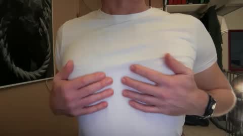 Snapshot of hankmoody6 chatting on 02-14-25, 07:28 hanky online show from 02-14-25, 07:28