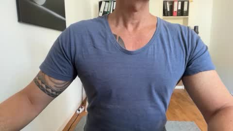 Snapshot of hankmoody6 chatting on 09-28-25, 10:09 hanky online show from 09-28-25, 10:09