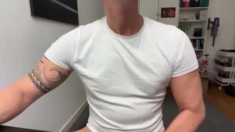 Snapshot of hankmoody6 chatting on 11-06-25, 05:14 hanky online show from 11-06-25, 05:14