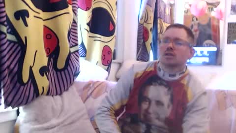 Snapshot of hankrams chatting on 12-16-25, 07:52 hank rams online show from 12-16-25, 07:52