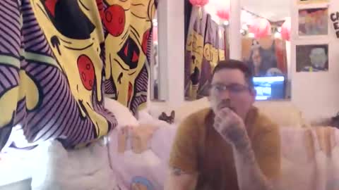 Snapshot of hankrams chatting on 02-11-26, 02:49 hank rams online show from 02-11-26, 02:49