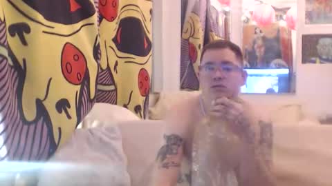 Snapshot of hankrams chatting on 02-15-26, 01:35 hank rams online show from 02-15-26, 01:35