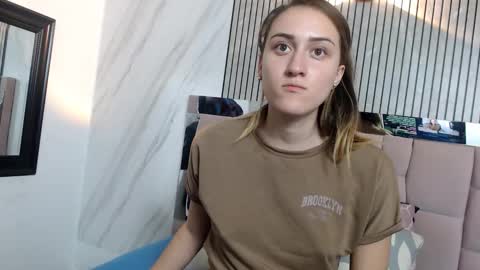 Snapshot of hanna__palmer1 chatting on 12-19-25, 02:24 Hanna Palmer online show from 12-19-25, 02:24