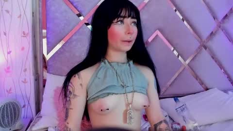 Snapshot of hanna_azumi_ chatting on 01-27-25, 05:03 hanna online show from 01-27-25, 05:03