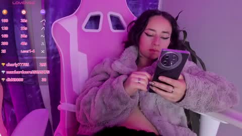 Snapshot of hanna_azumi_ chatting on 02-17-25, 06:53 hanna online show from 02-17-25, 06:53