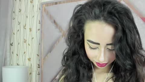 Snapshot of hanna_azumi_ chatting on 02-22-25, 03:01 hanna online show from 02-22-25, 03:01