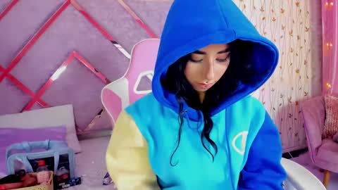 Snapshot of hanna_azumi_ chatting on 03-05-25, 09:27 hanna online show from 03-05-25, 09:27