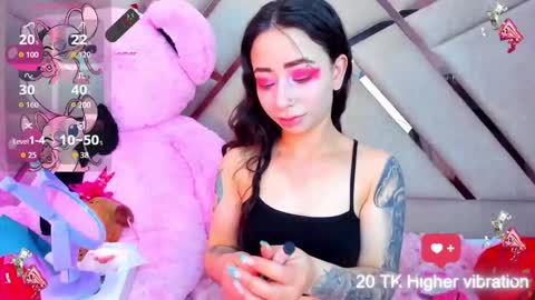 Snapshot of hanna_azumi_ chatting on 10-12-25, 01:59 hanna online show from 10-12-25, 01:59