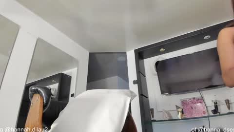 hannah dilau  online show from 10-15-25, 09:48