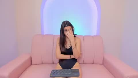 Hanna Foxi online show from 06-28-26, 12:00