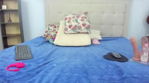 hanna_hornyx20 online show from 05-15-26, 11:01