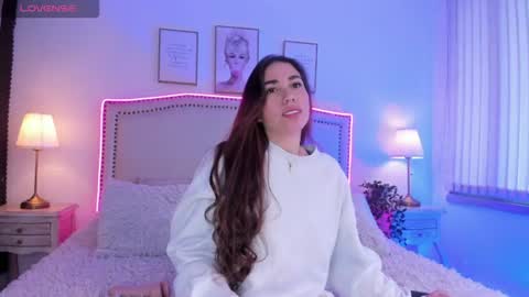 Snapshot of hanna_klover chatting on 06-19-26, 01:48 Hanna Klover online show from 06-19-26, 01:48