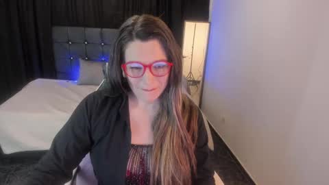 hanna_ma online show from 10-03-25, 01:41