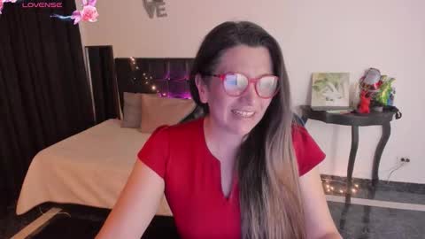 hanna_ma online show from 11-25-25, 03:23