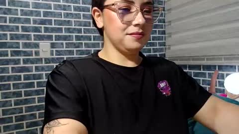 hanna_moons online show from 04-22-26, 02:36