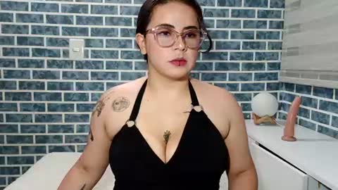 Snapshot of hanna_moons chatting on 06-12-26, 03:05 hanna_moons online show from 06-12-26, 03:05