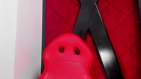 Snapshot of hanna_slut chatting on 12-31-24, 02:08 EVA online show from 12-31-24, 02:08