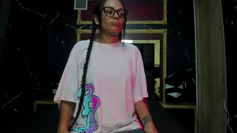 Snapshot of hanna_slut chatting on 01-09-25, 02:43 EVA online show from 01-09-25, 02:43