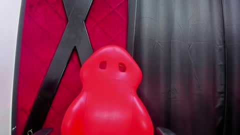 Snapshot of hanna_slut chatting on 01-12-25, 10:12 EVA online show from 01-12-25, 10:12