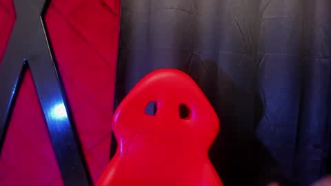 Snapshot of hanna_slut chatting on 02-26-25, 12:38 EVA online show from 02-26-25, 12:38