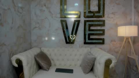 Snapshot of hanna_slut chatting on 10-29-25, 09:55 EVA online show from 10-29-25, 09:55