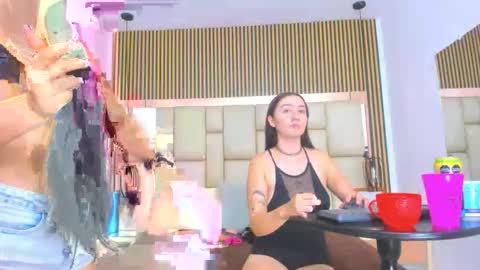 Snapshot of hannaandcherri chatting on 12-14-25, 08:35 hannaANDcherri online show from 12-14-25, 08:35