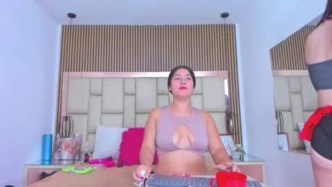 Snapshot of hannaclaire chatting on 10-10-25, 08:52 HannaClaire online show from 10-10-25, 08:52