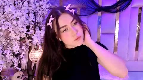 hannacollins_2 online show from 11-10-25, 12:59