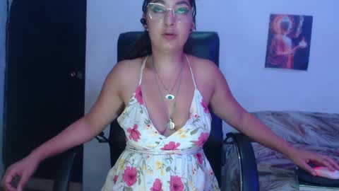 Snapshot of hannafalls chatting on 06-01-26, 12:12 SARA online show from 06-01-26, 12:12
