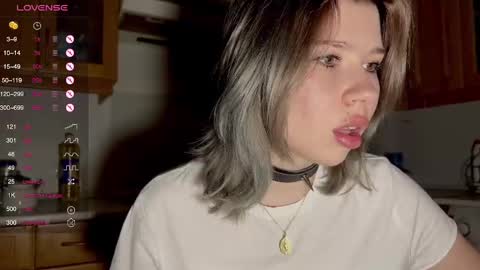 Snapshot of hannah_allin chatting on 03-06-25, 08:27 Hannah Allin online show from 03-06-25, 08:27