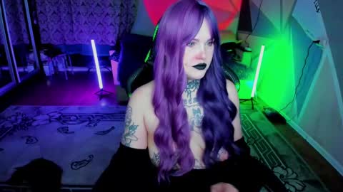 Hannah online show from 02-17-25, 05:04